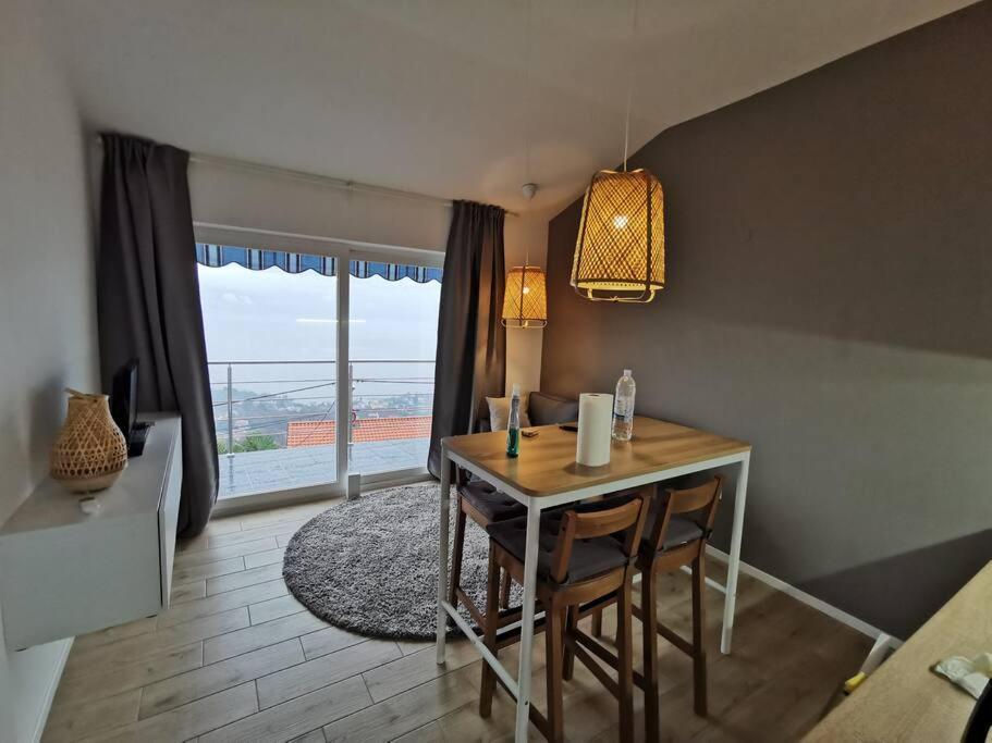 Ferienwohnung Mit 180° Meerblick Dobrec Exterior photo